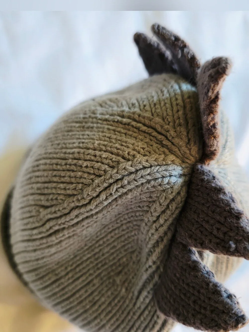 GAP Kids Dino Knit Beanie in Light Gray with Charcoal Spikes, Toddler Hat